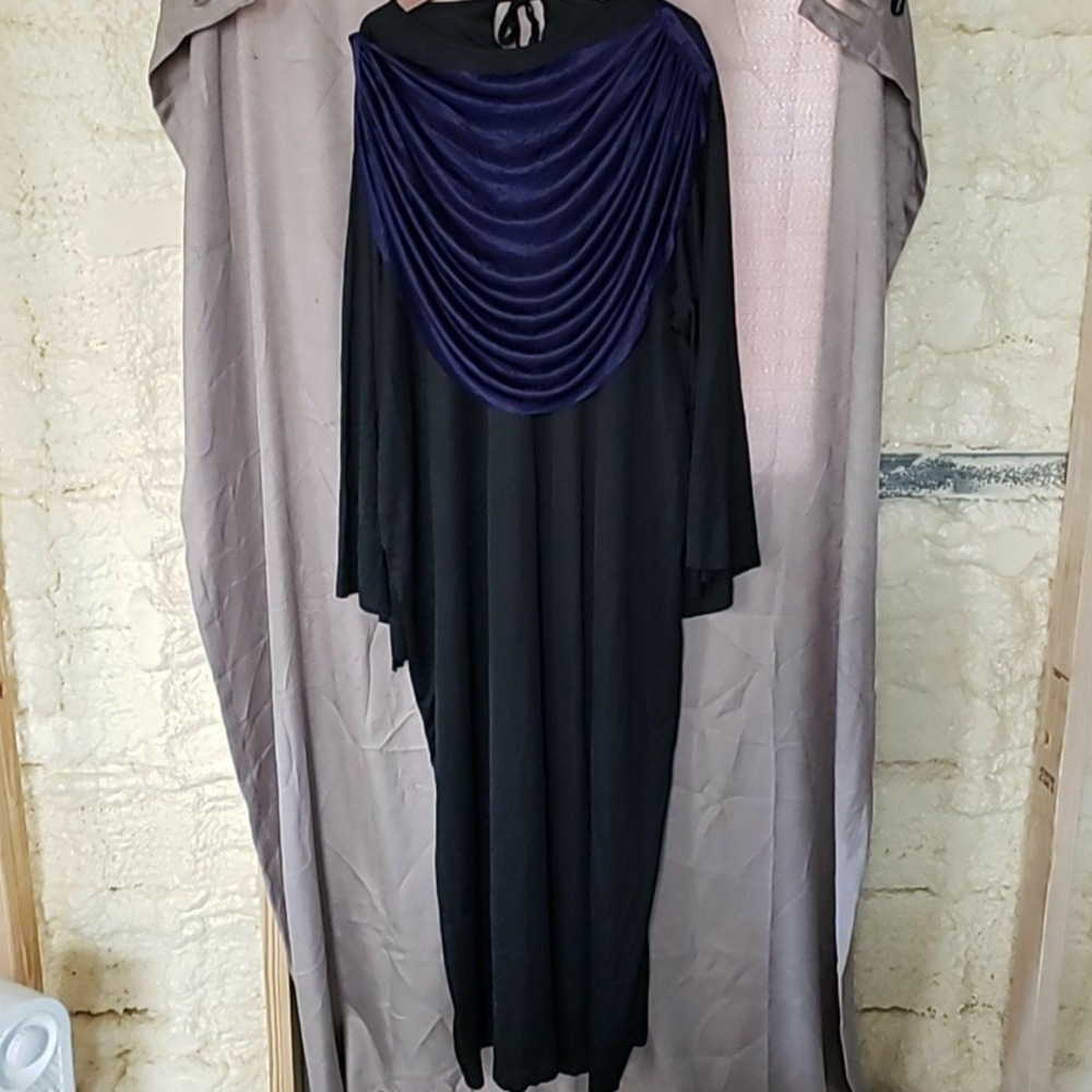 Fun World Robe Costume Plus Size Black Purple Drape Hooded Halloween Long